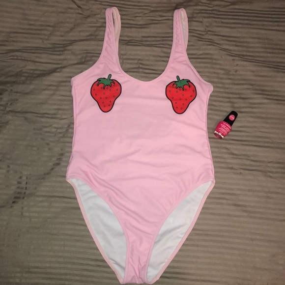 Boohoo cheeky strawberry 🍓 one piece - Picture 2 of 2